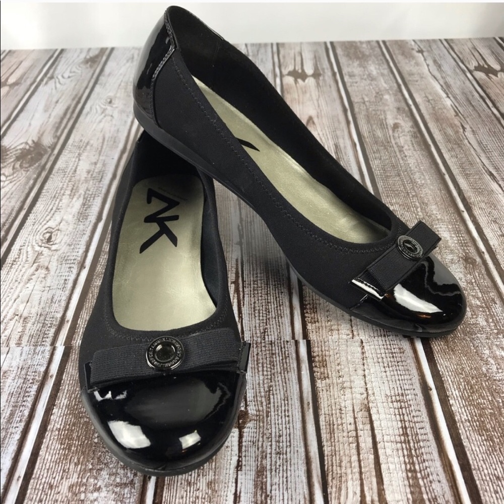 NEW ANNE KLEIN FLATS